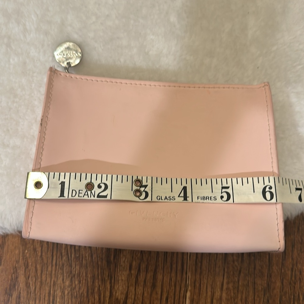 Givenchy makeup bag - Picture 9 of 9